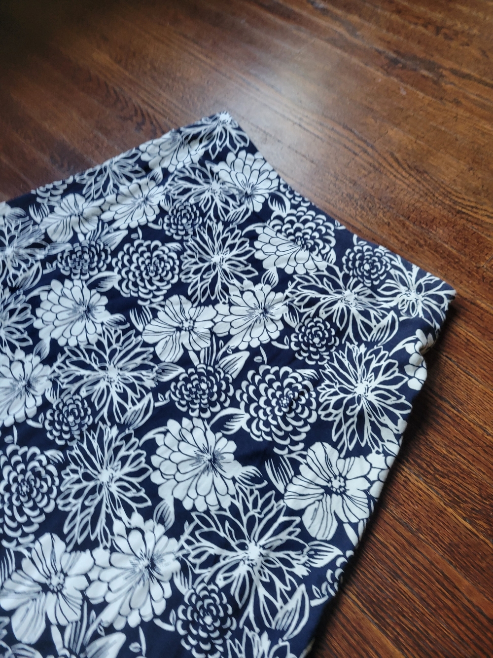 Talbots Women's Navy White Floral Maxi Skirt Slit Style Sz M Casual Church Wear - Picture 15 of 17